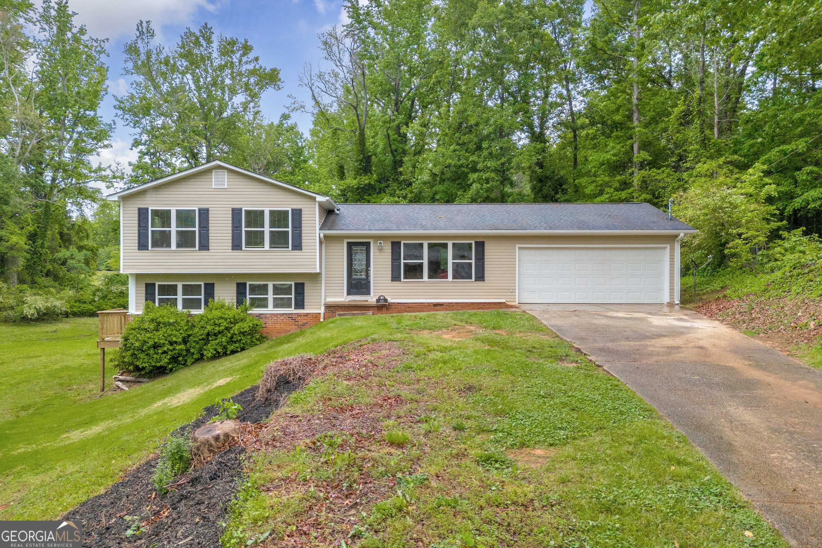 Toccoa, GA 30577,442 Cedar LN