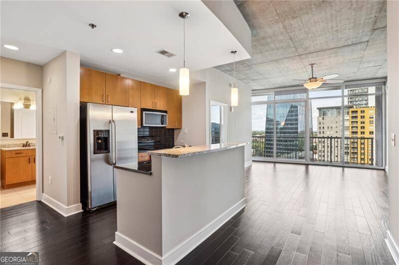 Atlanta, GA 30309,950 W Peachtree ST NW #1613