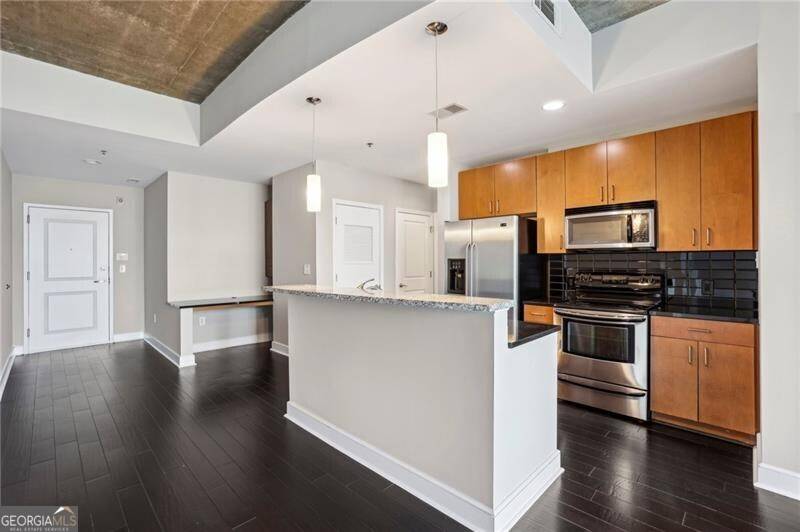Atlanta, GA 30309,950 W Peachtree ST NW #1613