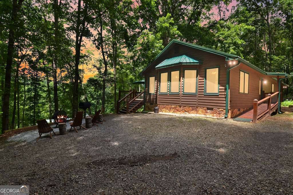 Blue Ridge, GA 30513,307 Pigeon Creek RD