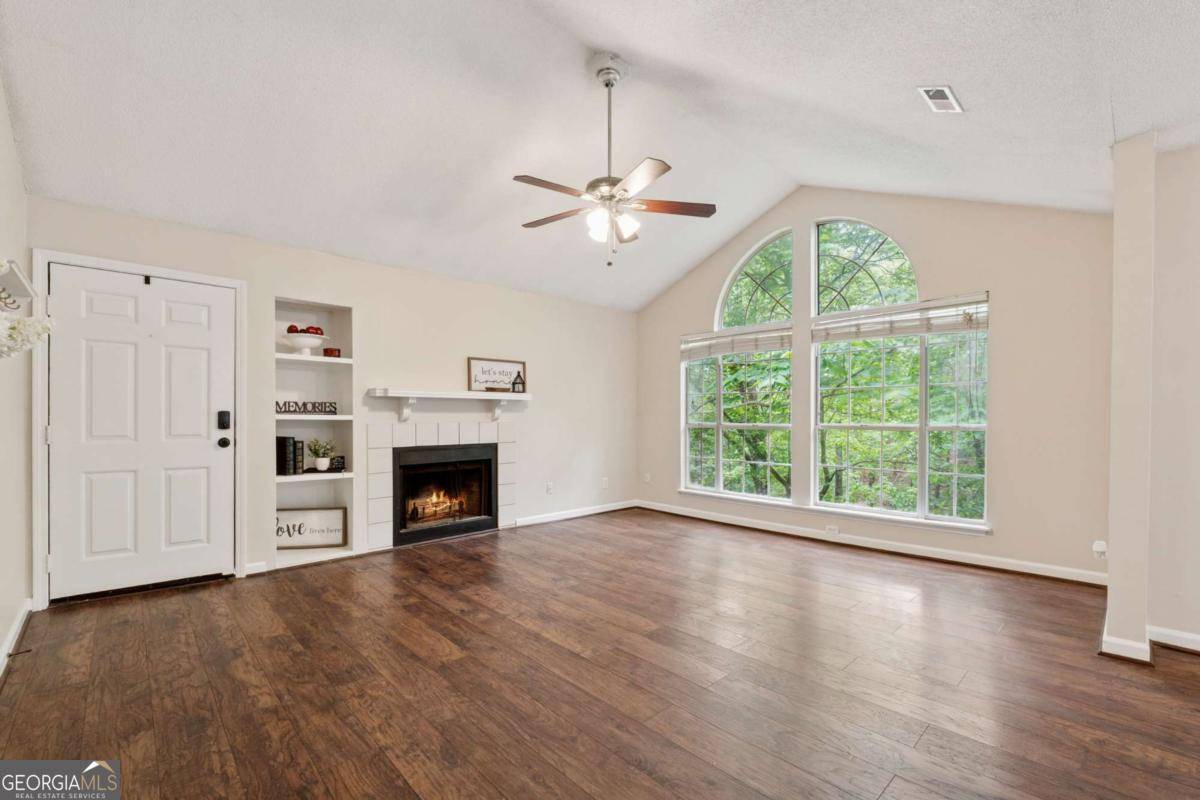 Alpharetta, GA 30022,909 Wentworth CT