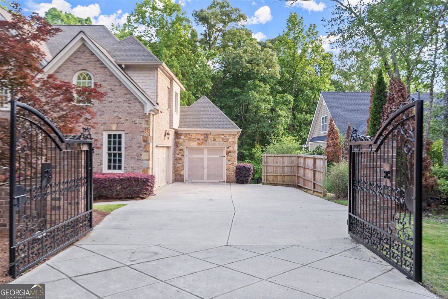 Roswell, GA 30075,980 Pine Grove RD