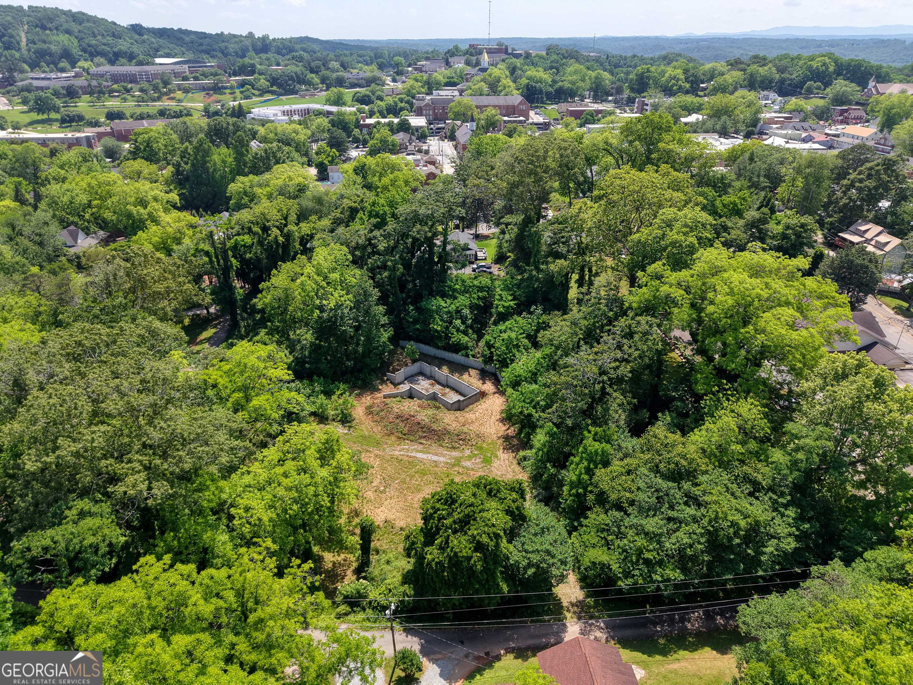 Dahlonega, GA 30533,58 Alma ST