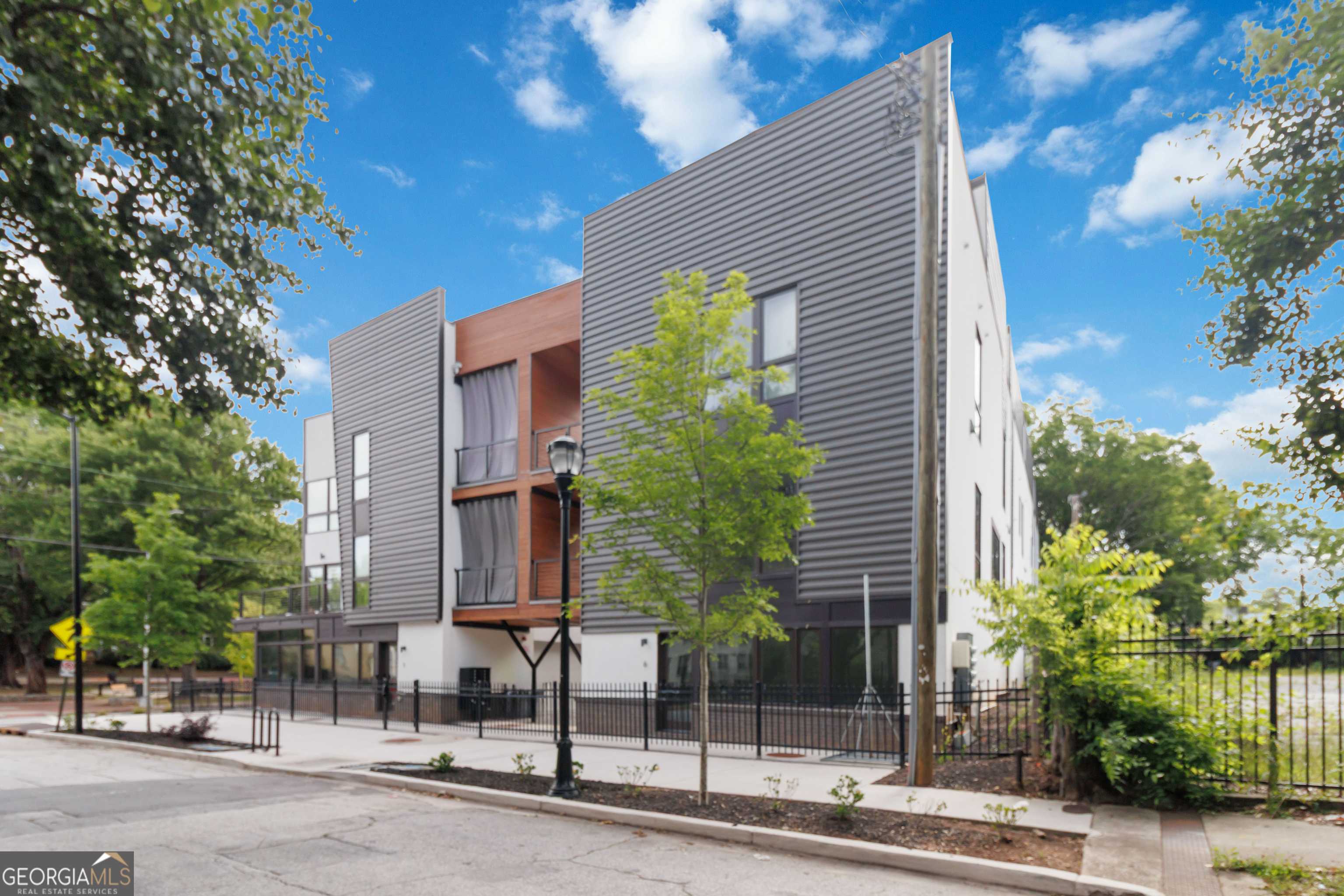 Atlanta, GA 30312,367 Parkway DR NE #6