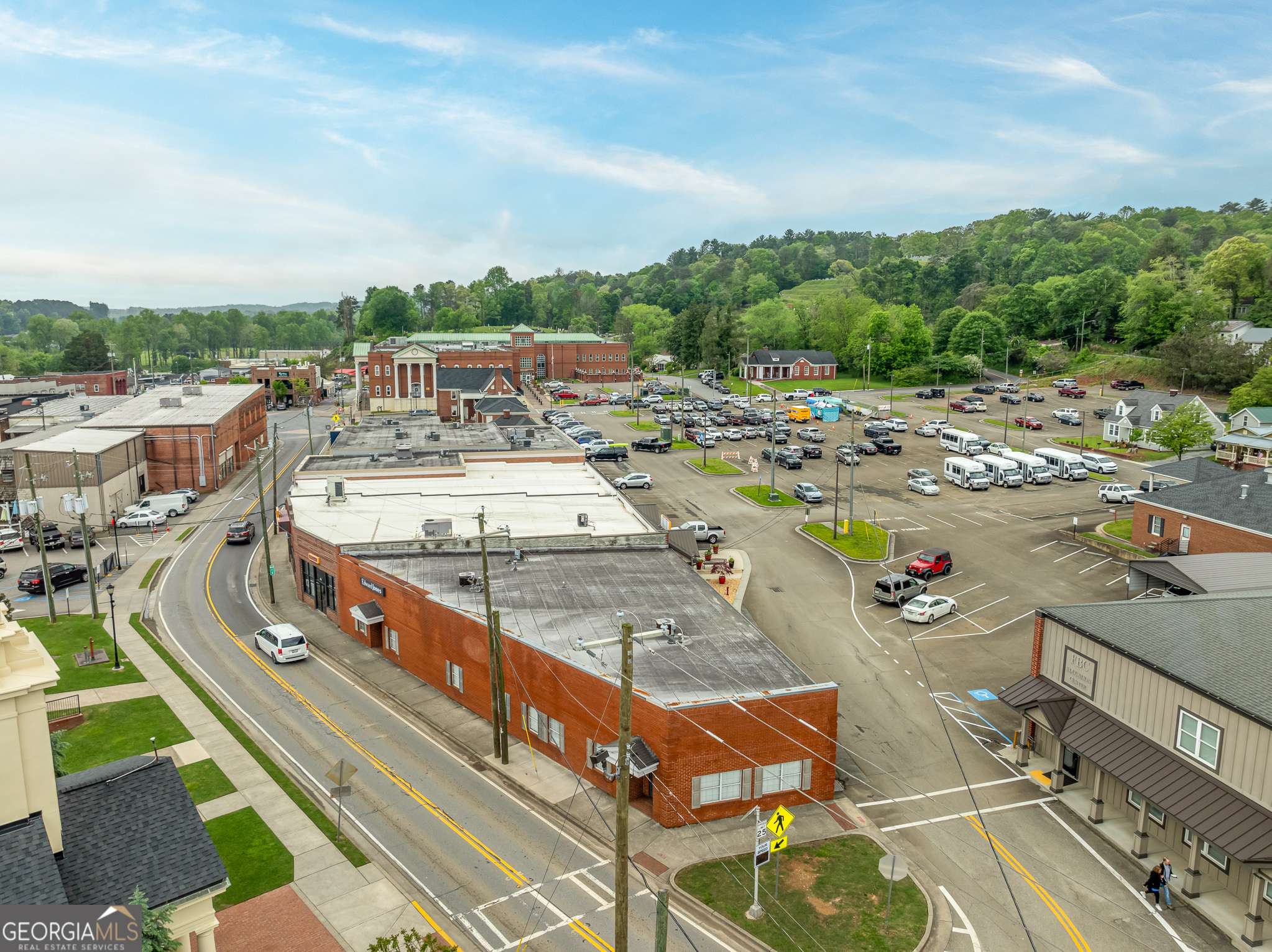 Ellijay, GA 30540,163 Dalton ST