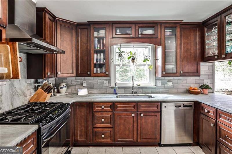 Sandy Springs, GA 30328,800 Glenairy DR