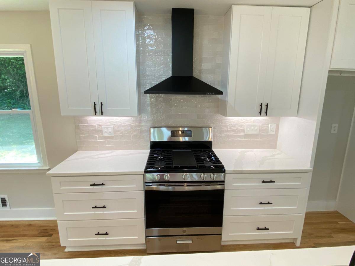 Marietta, GA 30066,323 W Claiborne CT
