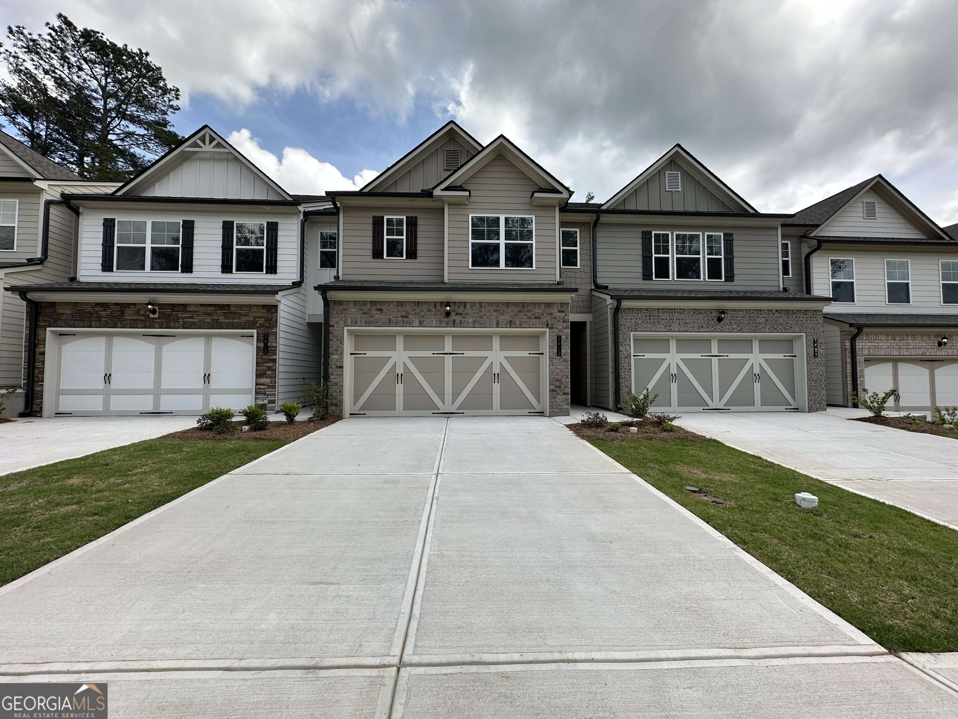 Flowery Branch, GA 30542,5643 Chickory DR #120