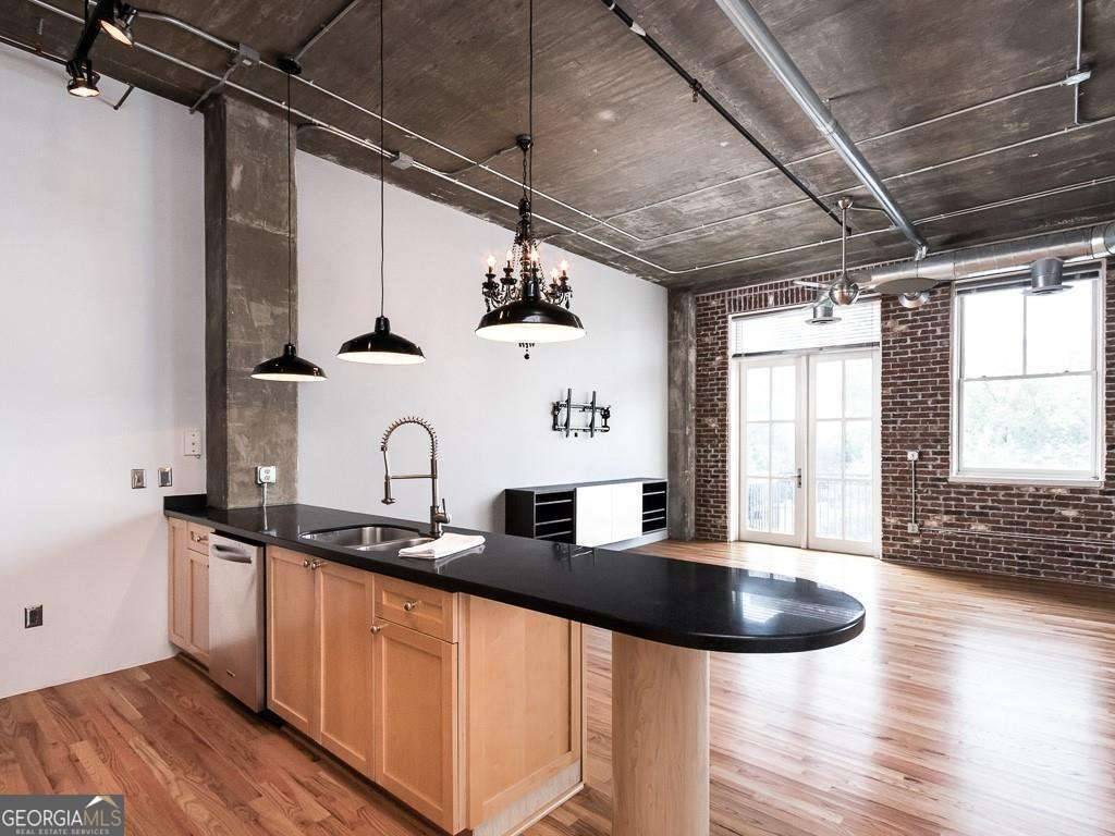 Atlanta, GA 30305,3235 Roswell RD NE #514