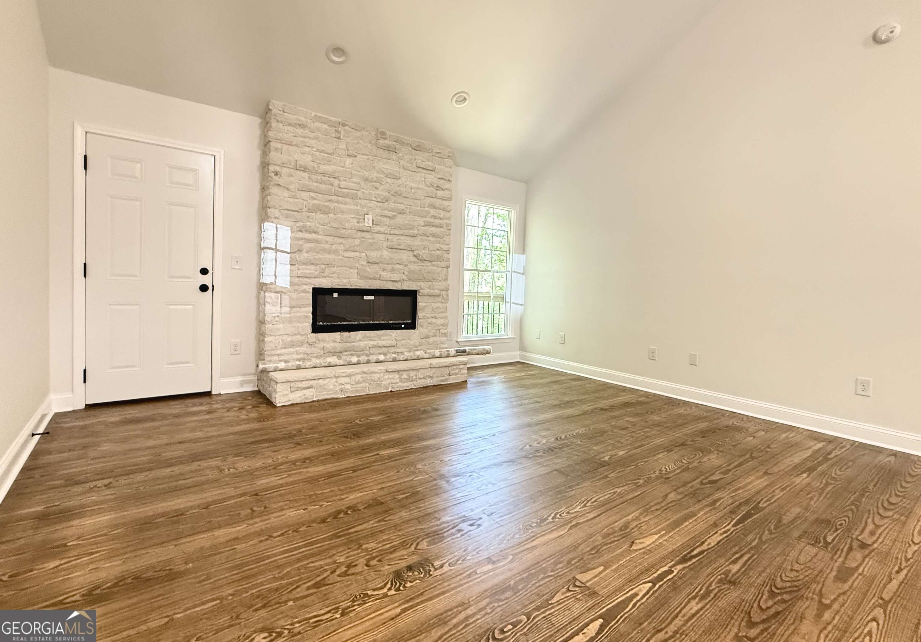Dahlonega, GA 30533,83 Austin CT