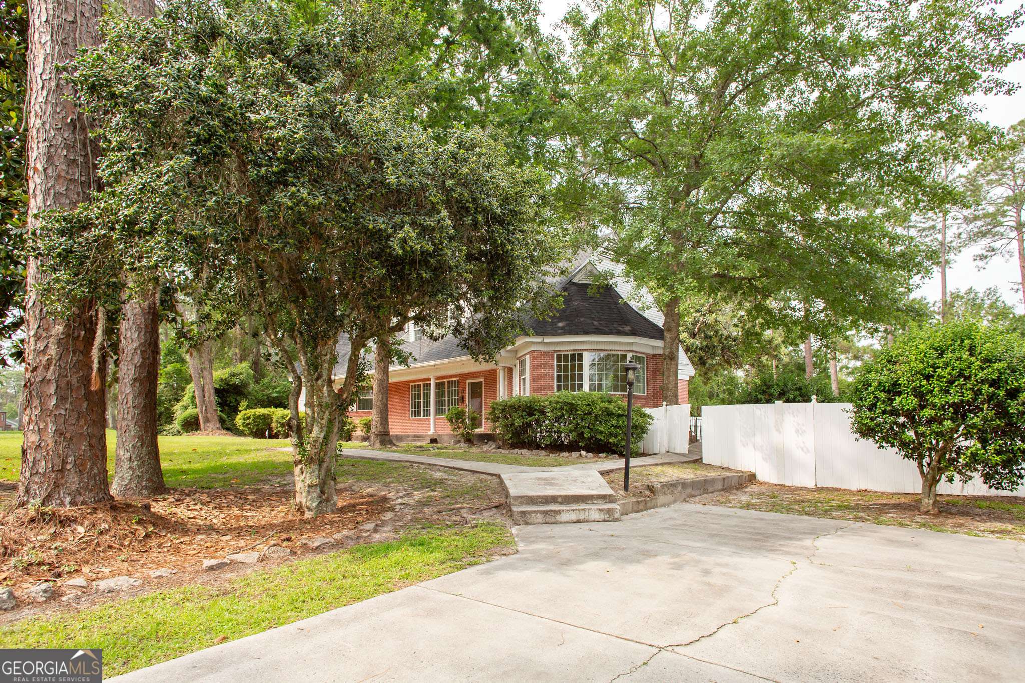 Waycross, GA 31501,1701 Satilla BLVD