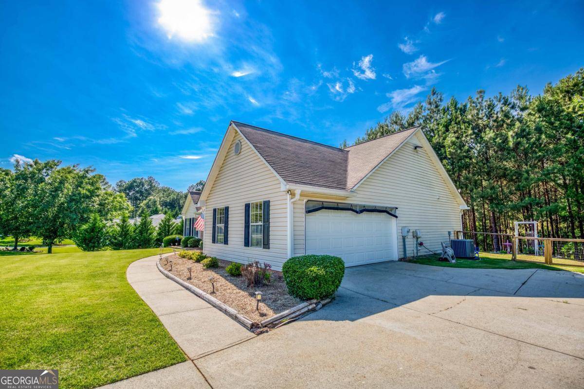 Loganville, GA 30052,1015 Carriage WAY