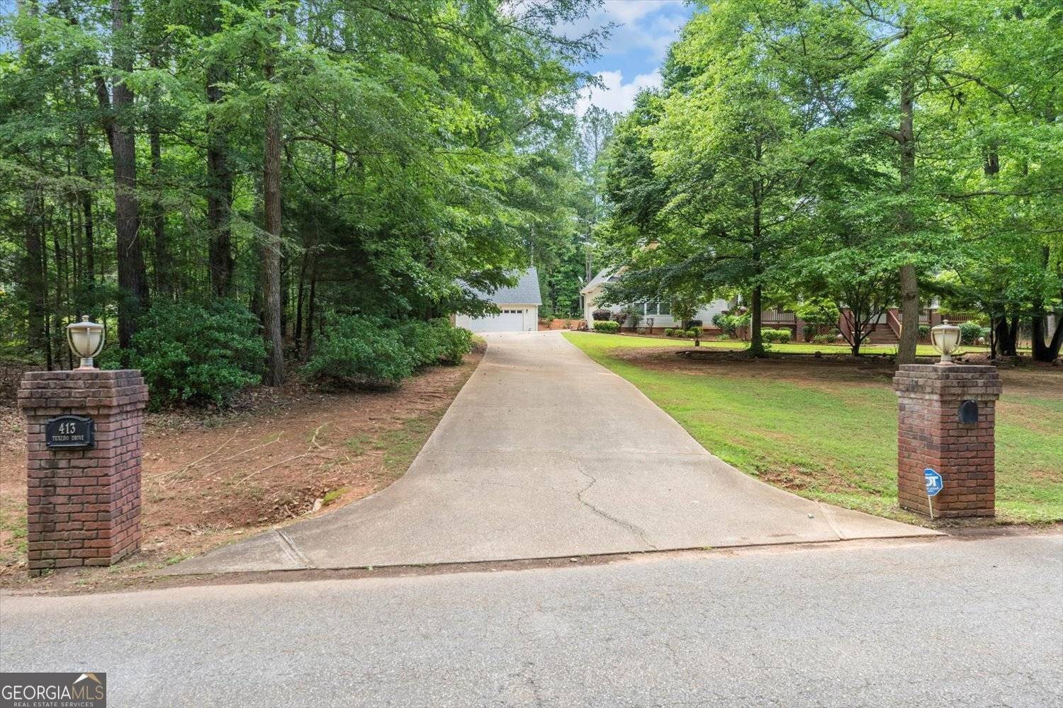Commerce, GA 30530,413 Tuxedo DR