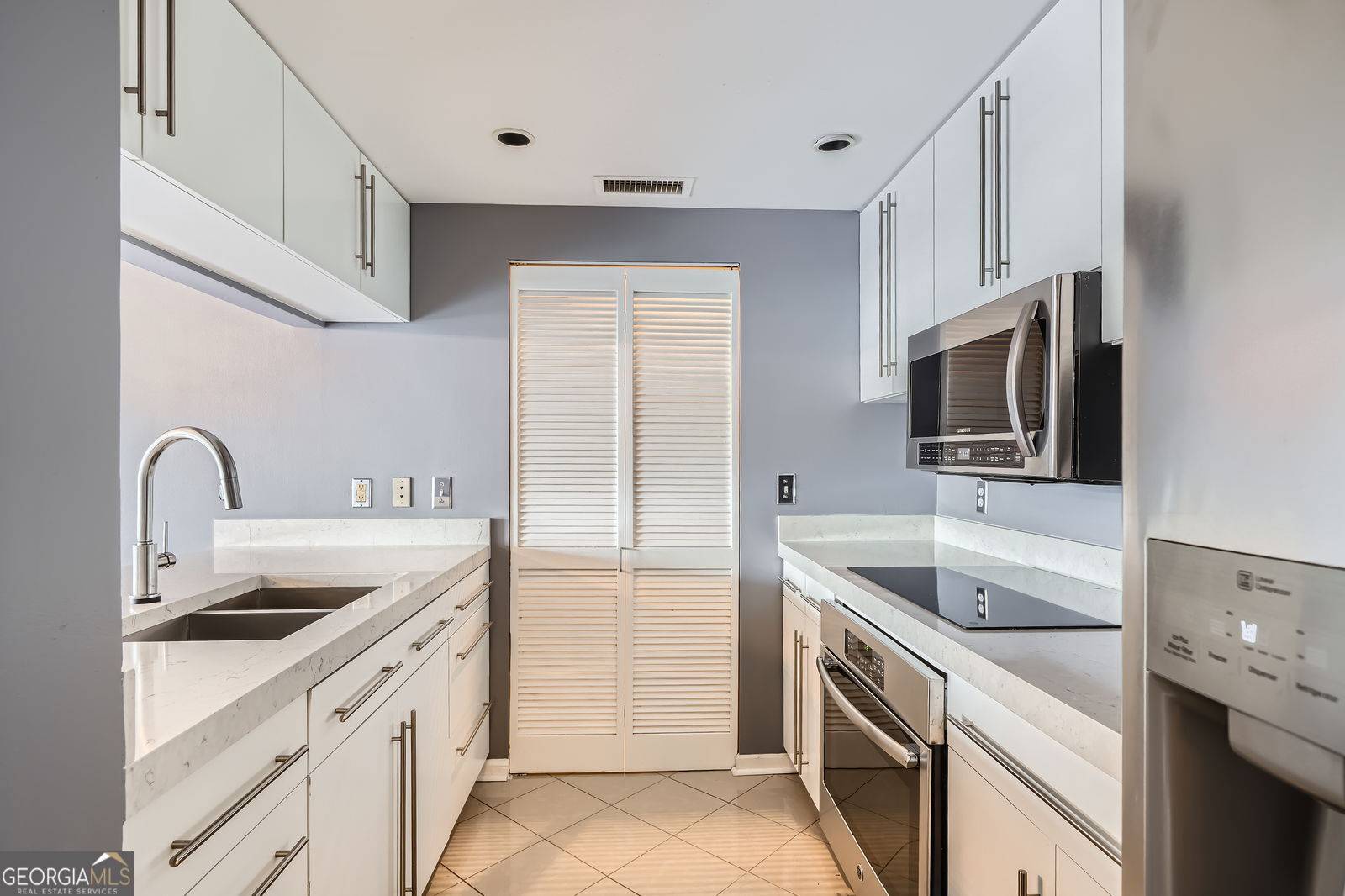 Atlanta, GA 30326,3481 Lakeside DR NE #1107