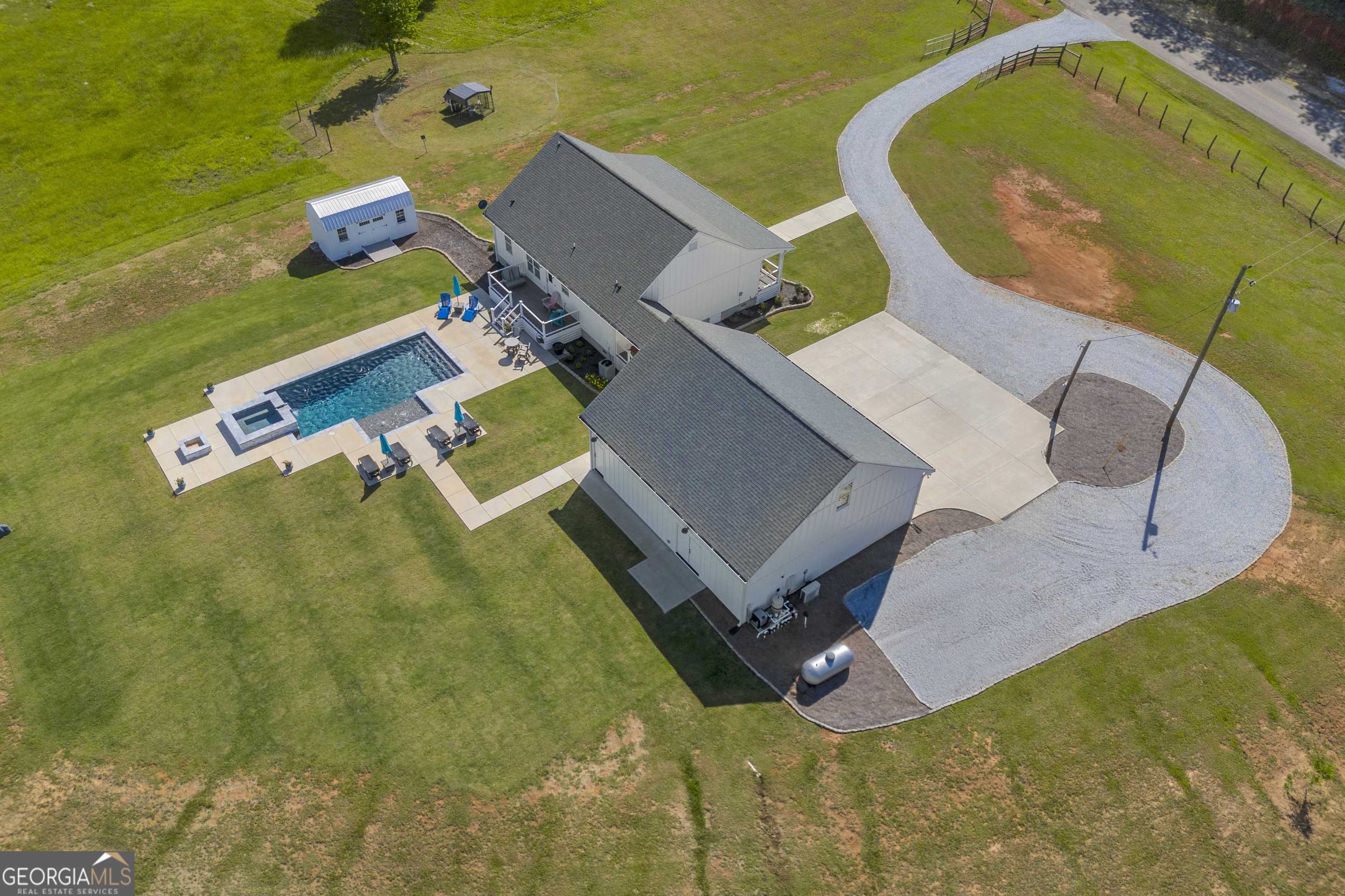 Carnesville, GA 30521,1035 McFarlin Bridge RD