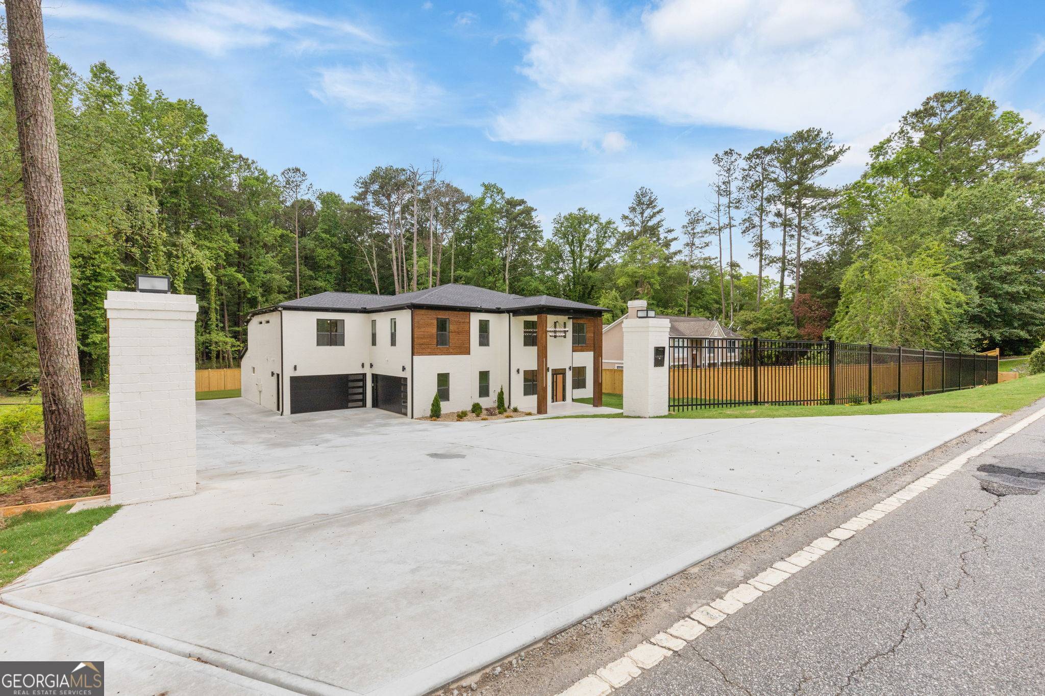 Lilburn, GA 30047,1349 Oak Road