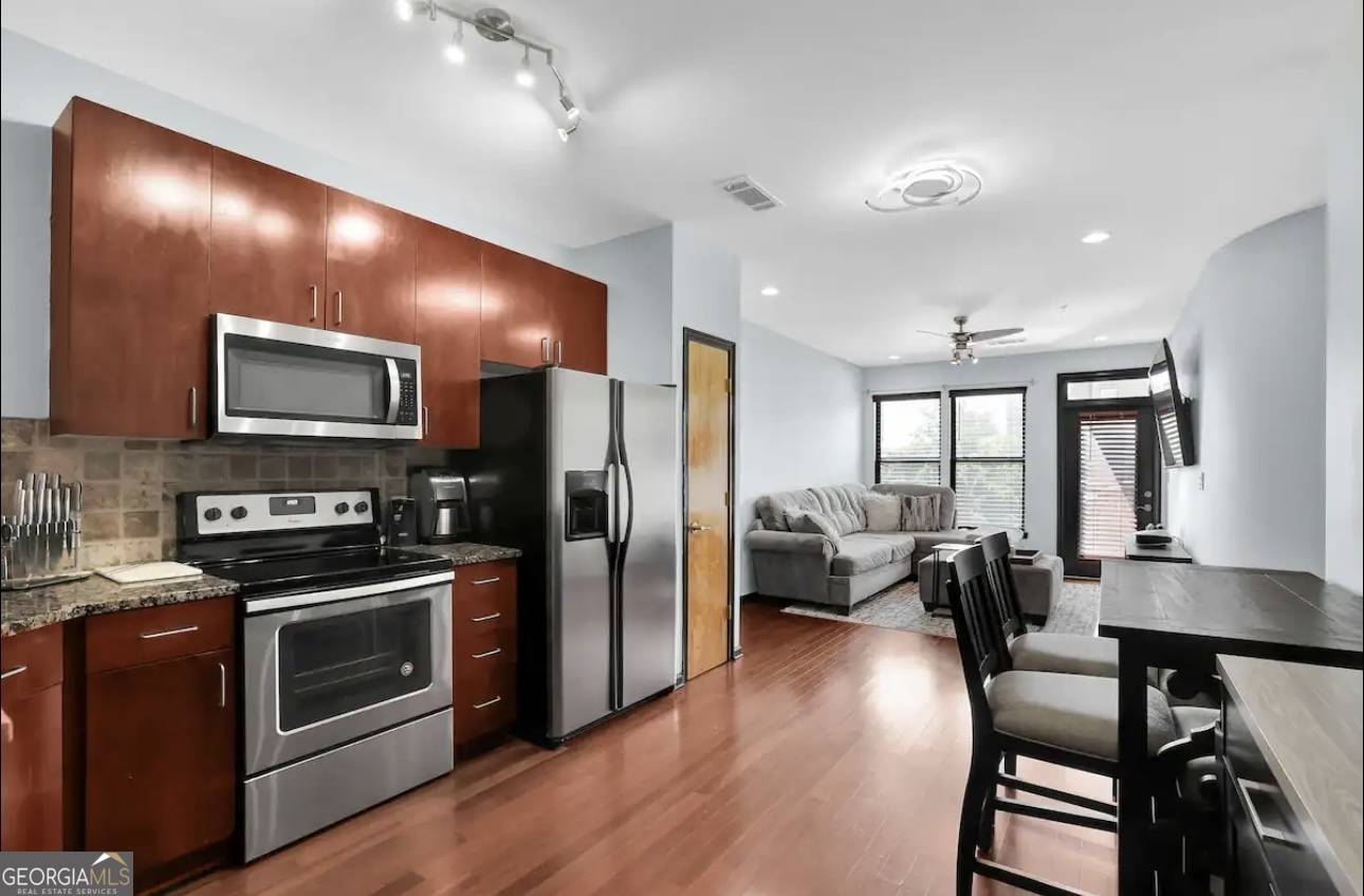 Atlanta, GA 30310,898 Oak ST SW #3204