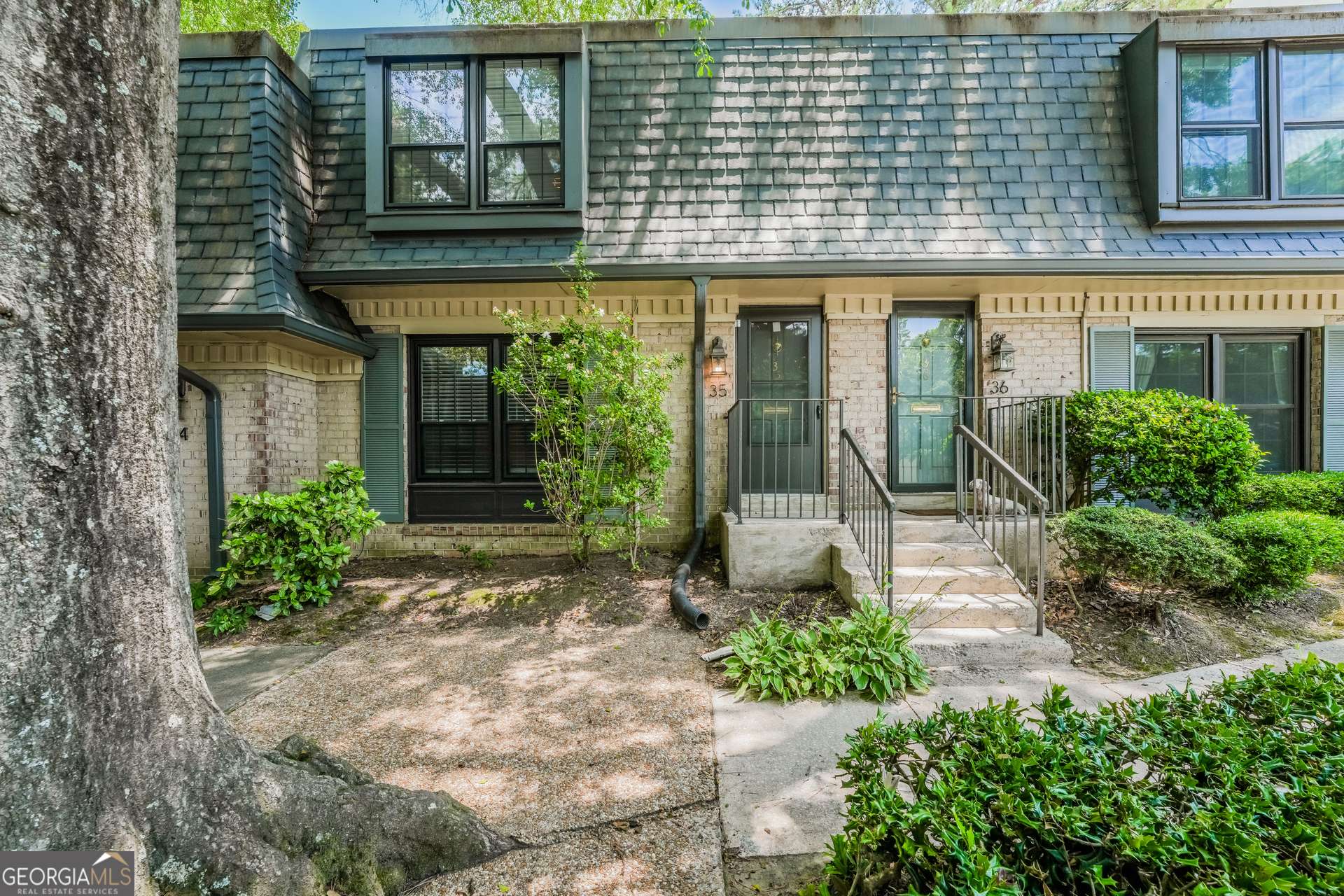 Atlanta, GA 30327,35 La Rue PL NW