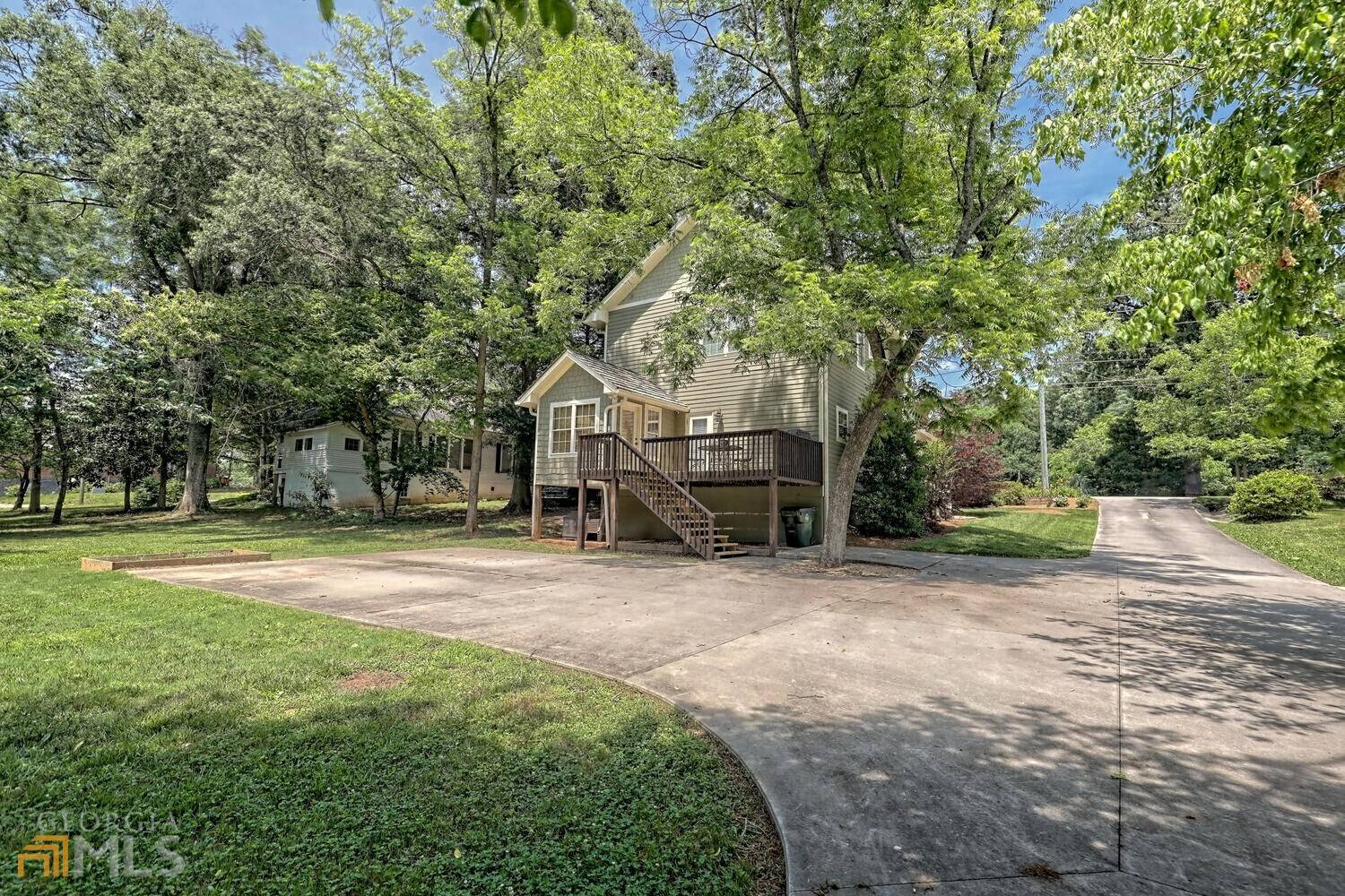 Clarkesville, GA 30523,643 Washington ST