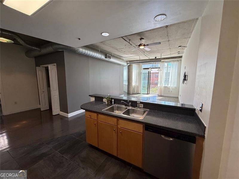 Atlanta, GA 30313,115 W Peachtree PL NW #418