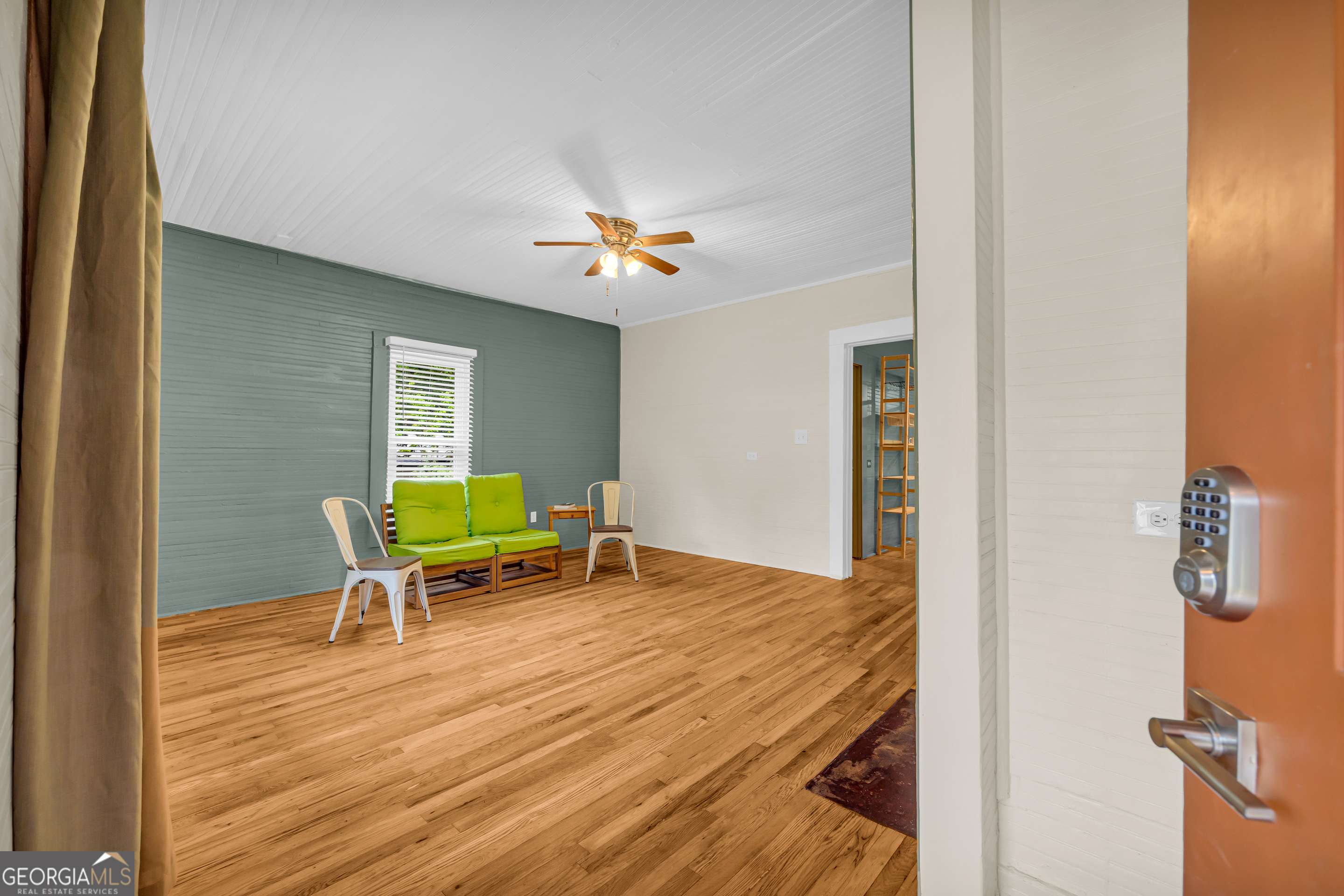 Toccoa, GA 30577,192 S Pine ST