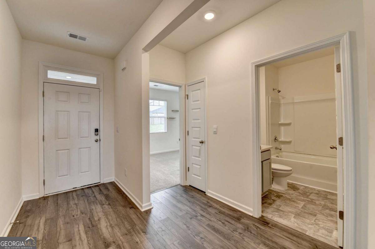Statham, GA 30666,82 Graham Campbell LN