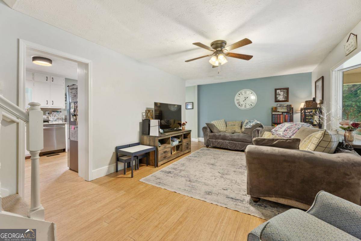 Lawrenceville, GA 30043,860 The CIR