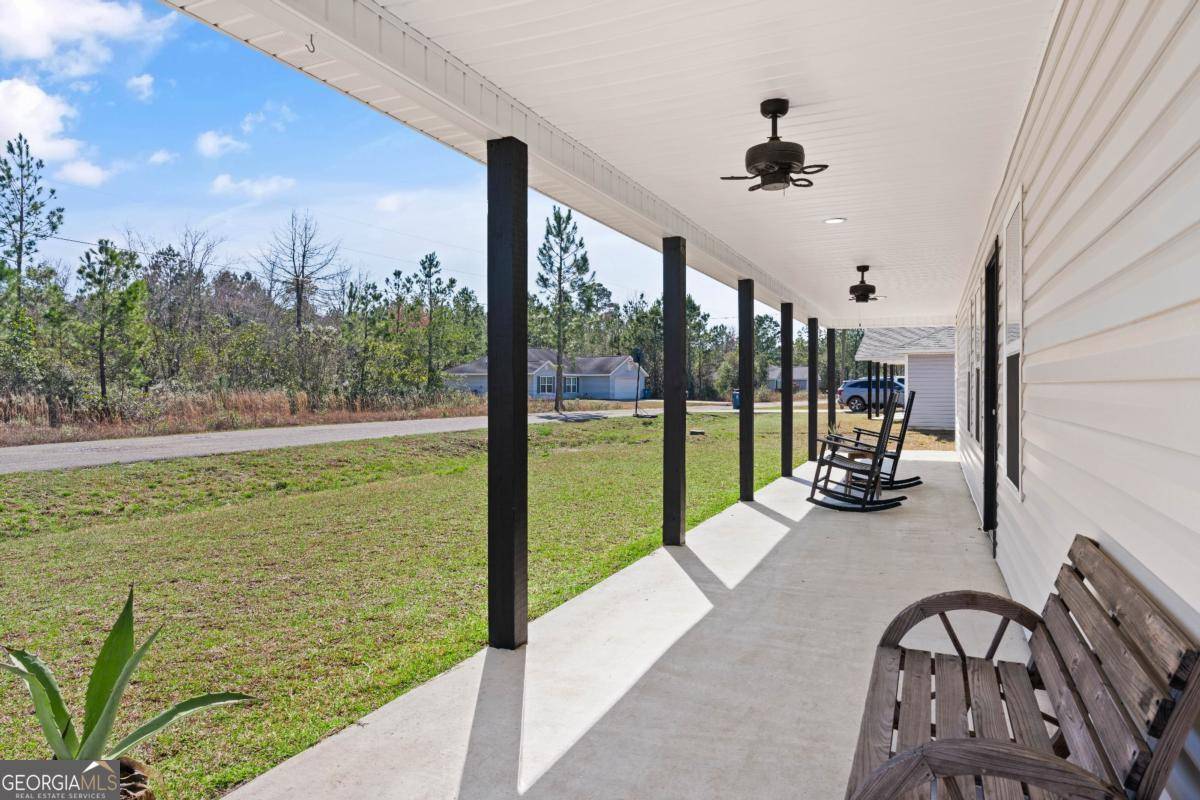 Waynesville, GA 31566,825 Red Hawk DR