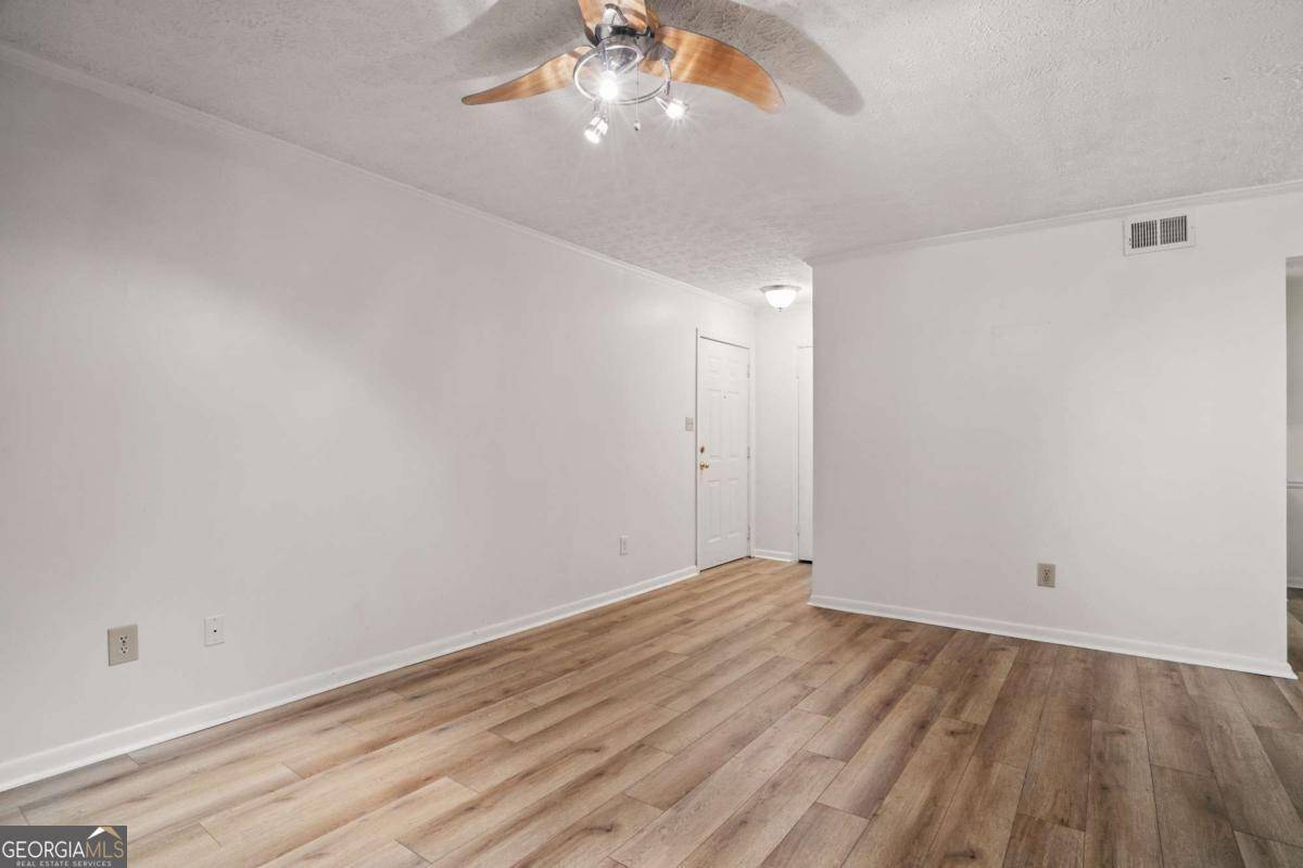 Atlanta, GA 30342,5157 Roswell RD #1