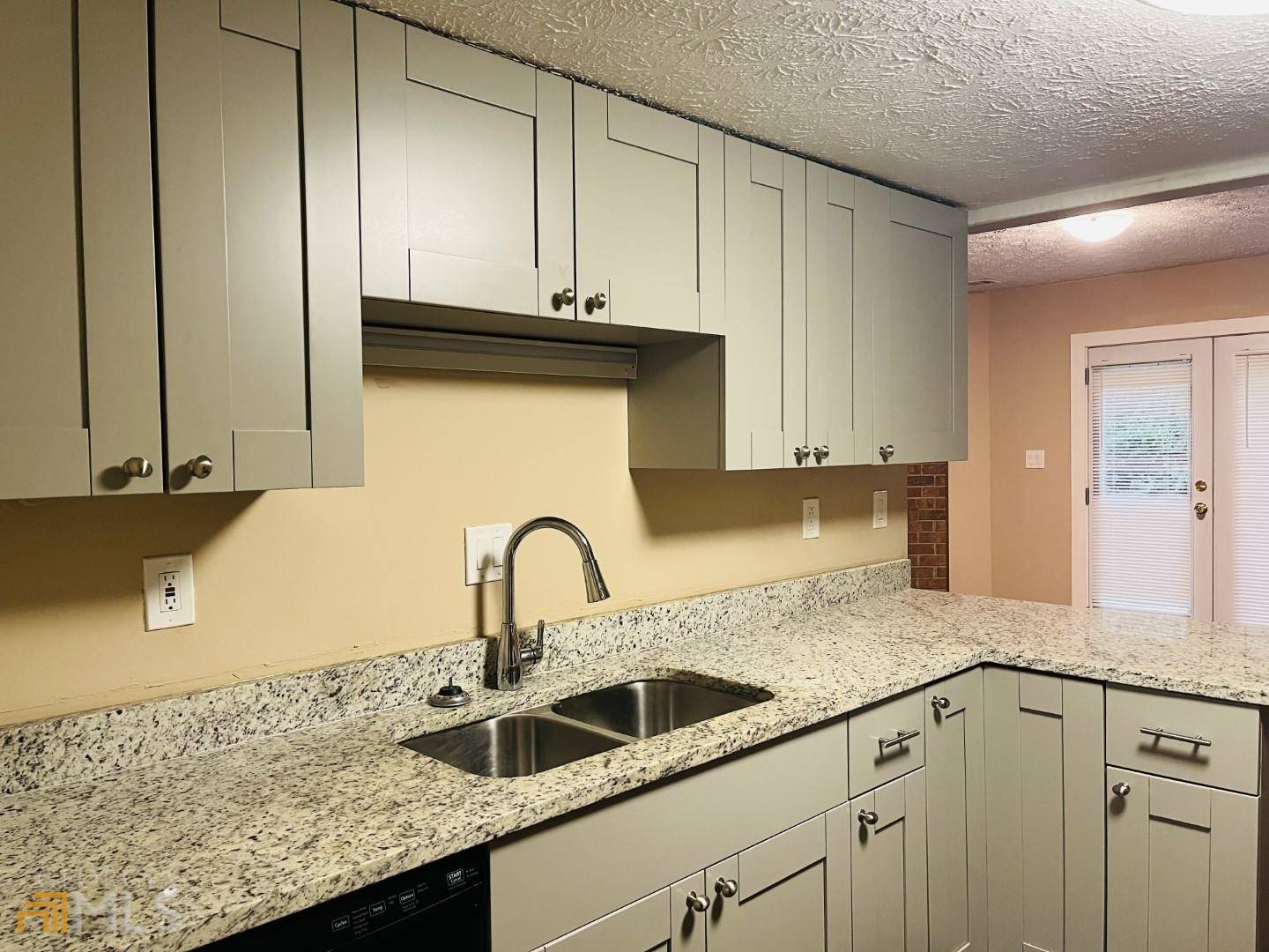 Riverdale, GA 30274,6527 River Park DR