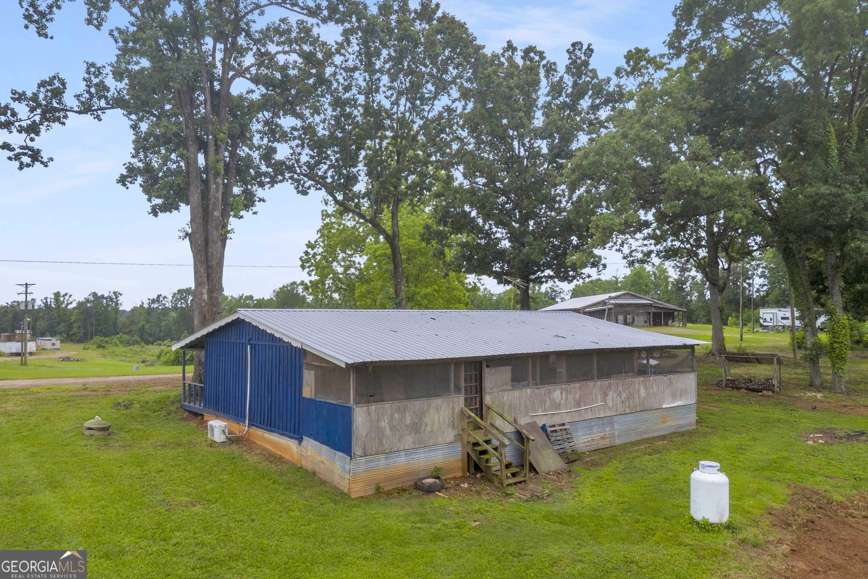 Carnesville, GA 30521,0 Komplex DR