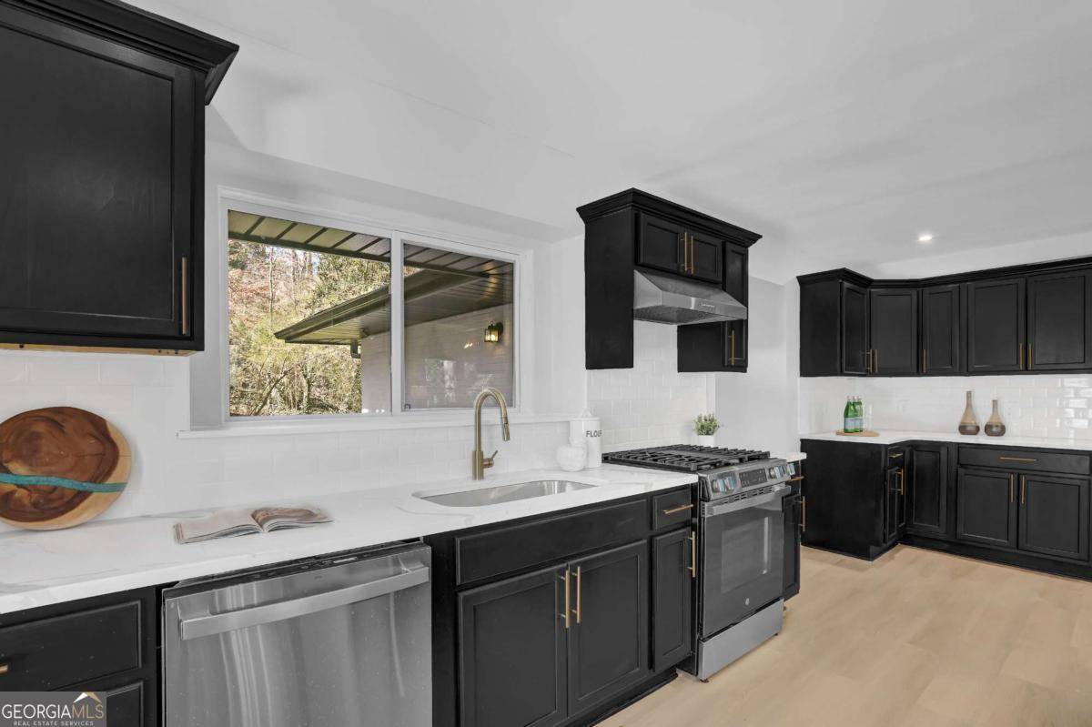 Stone Mountain, GA 30083,696 Kenilworth CIR