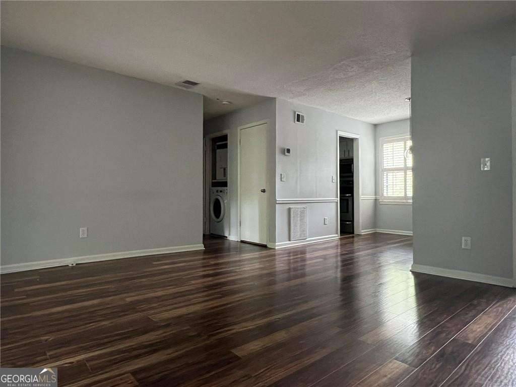 Atlanta, GA 30327,97 De Arc PL NW