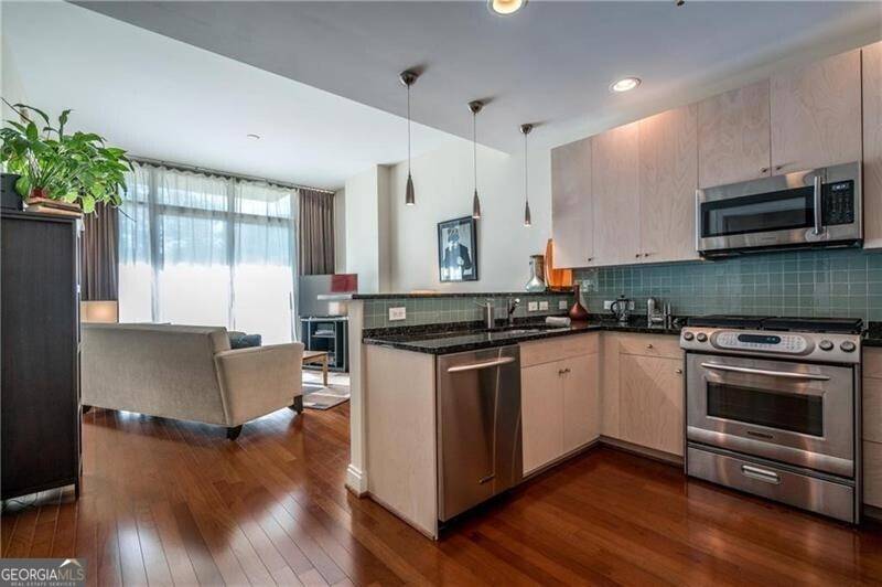 Atlanta, GA 30309,905 Juniper ST NE #401