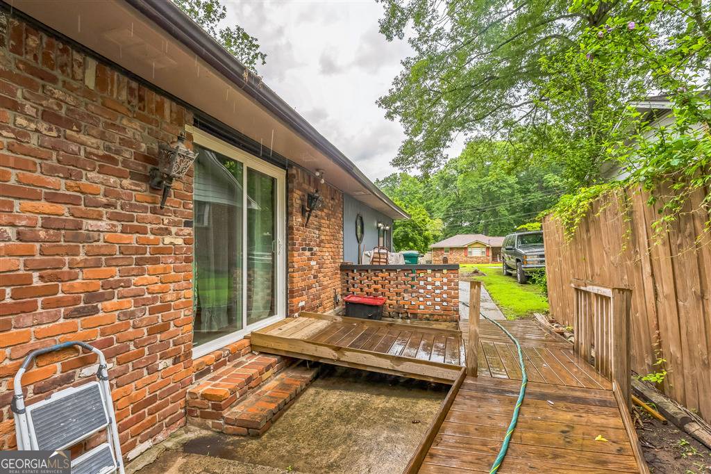 Rex, GA 30273,3553 Lakeview DR