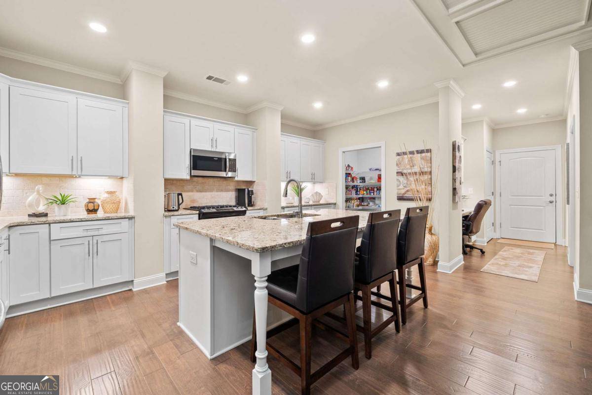 Acworth, GA 30101,84 Cedarcrest Village LN