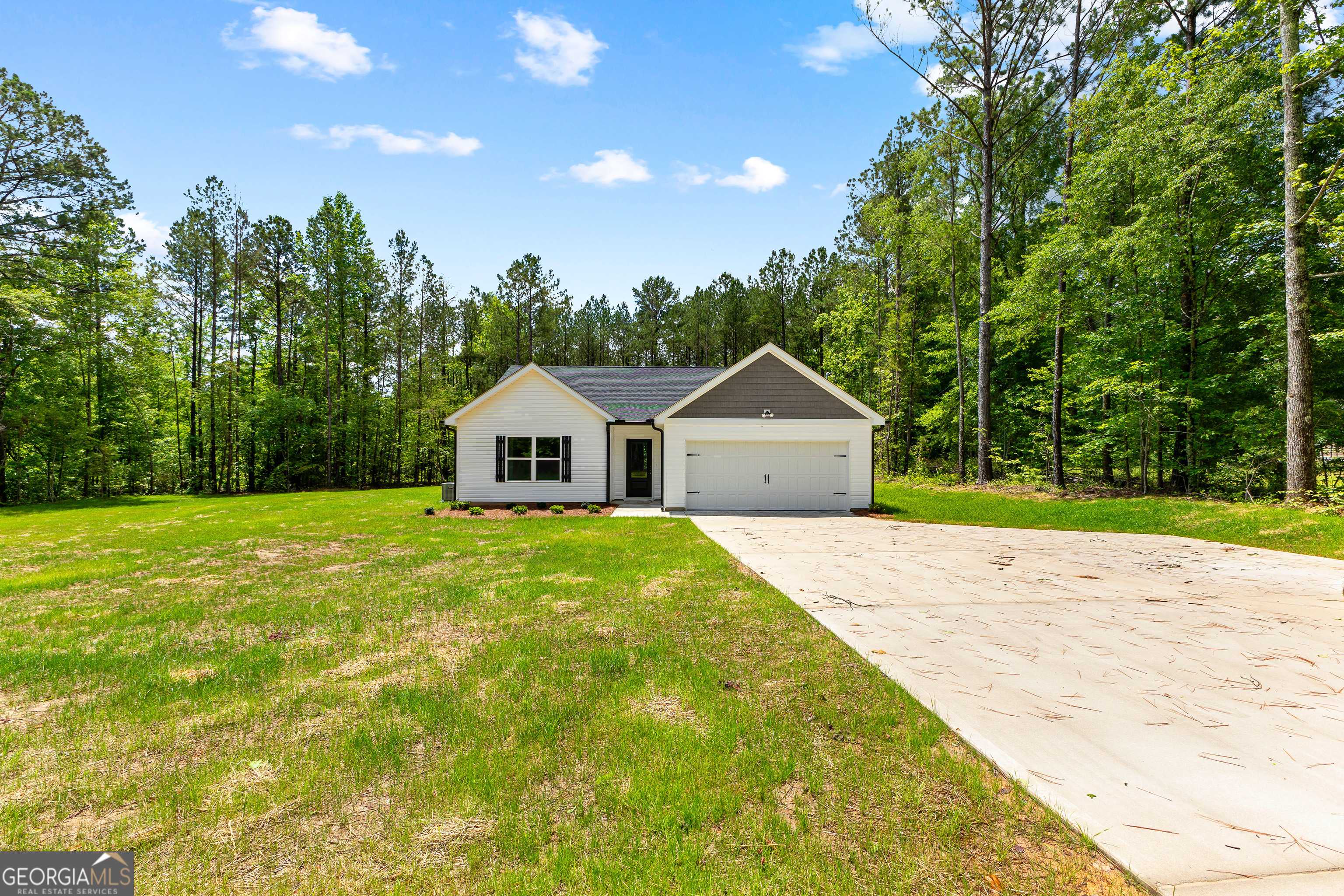 Greenville, GA 30222,211 Groundhog DR