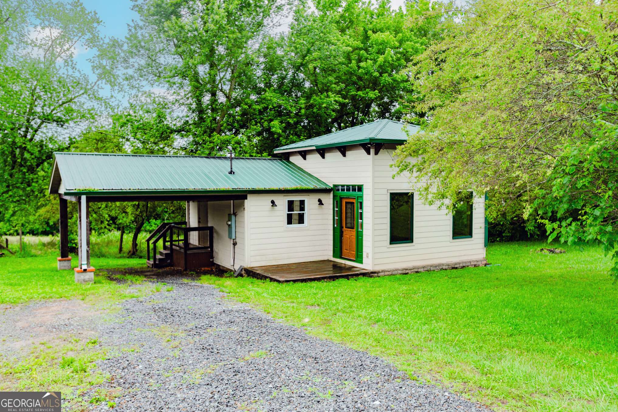 Ellijay, GA 30536,5198 Highway 52 E