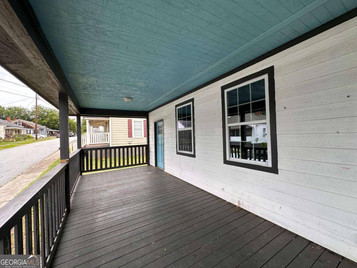 Porterdale, GA 30014,8 Hazel ST