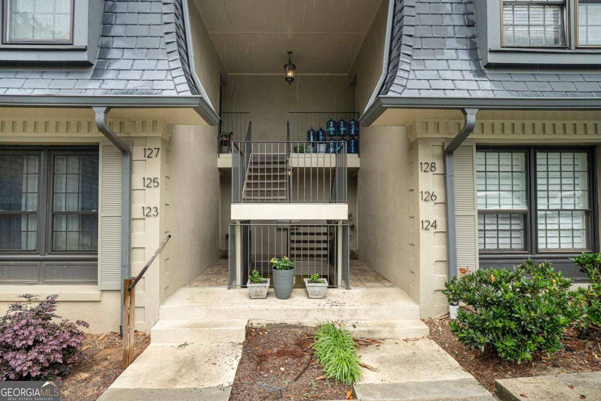 Atlanta, GA 30327,123 Maison PL NW