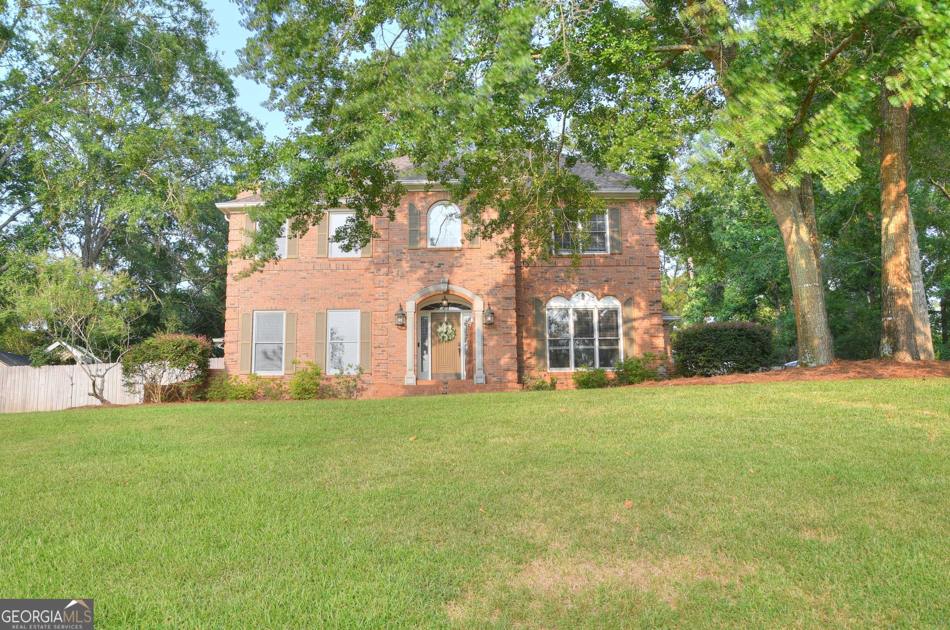 Valdosta, GA 31602,505 Knob Hill Dr