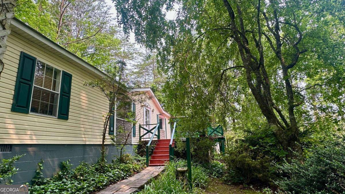Blue Ridge, GA 30513,125 Barnes Chapel RD