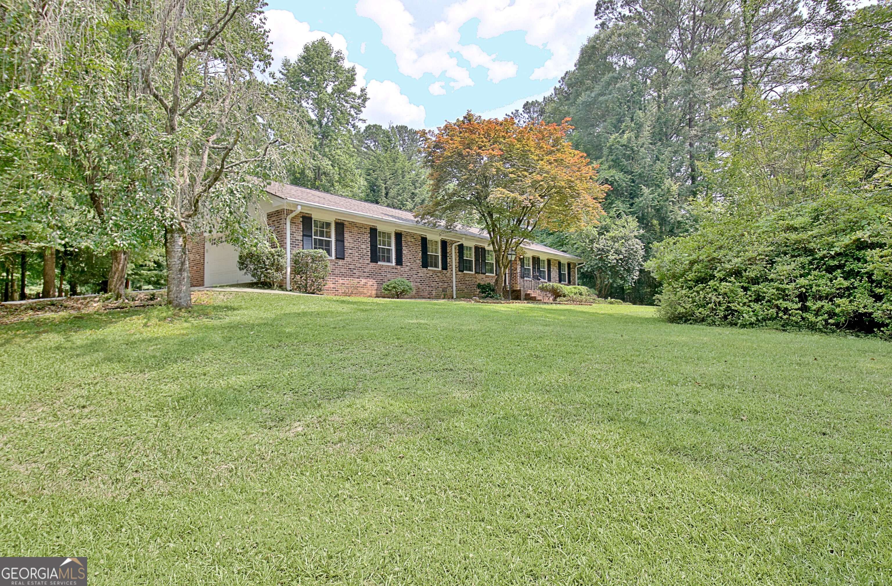 Peachtree City, GA 30269,501 Bridlepath LN