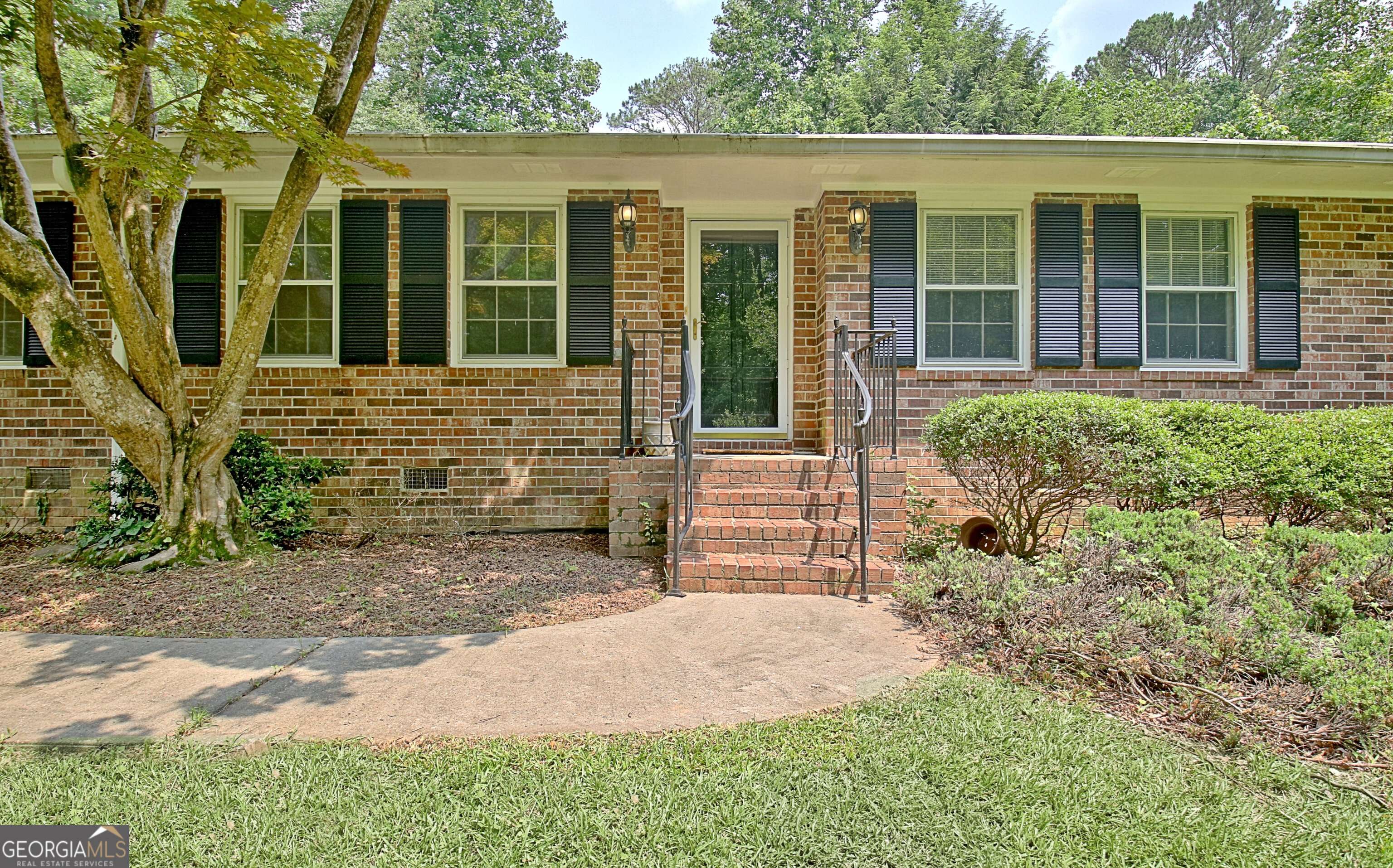Peachtree City, GA 30269,501 Bridlepath LN