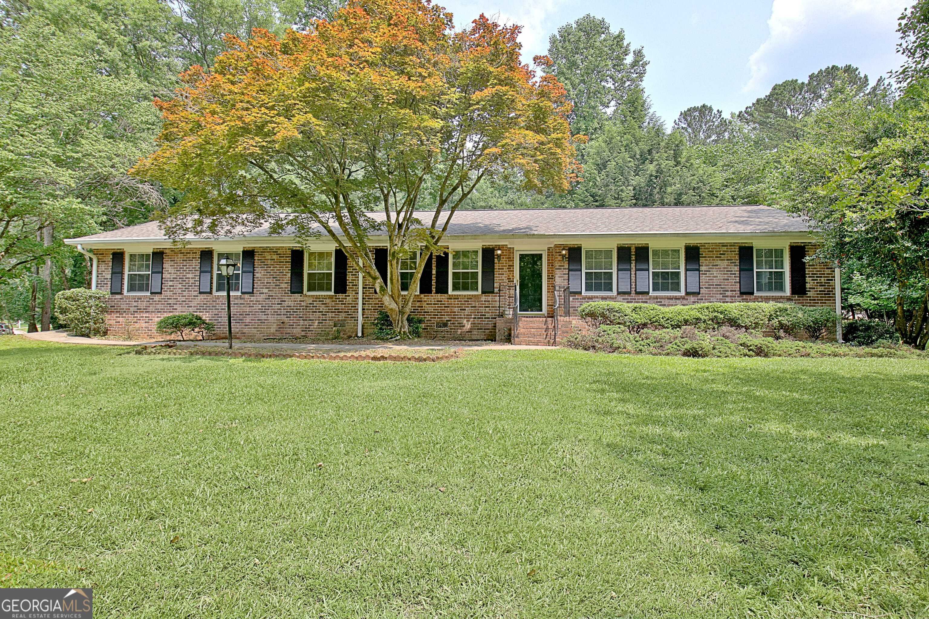 Peachtree City, GA 30269,501 Bridlepath LN