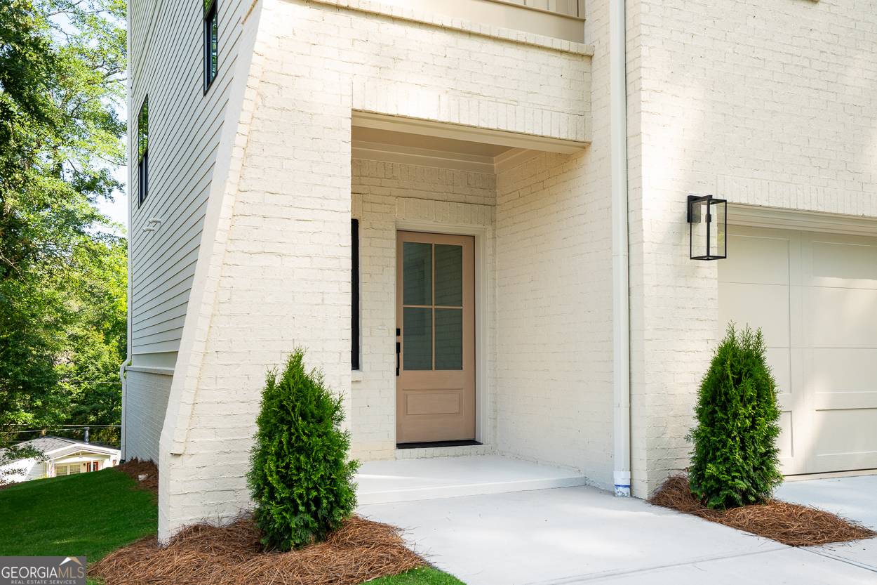 Brookhaven, GA 30319,2745 S Bamby LN NE