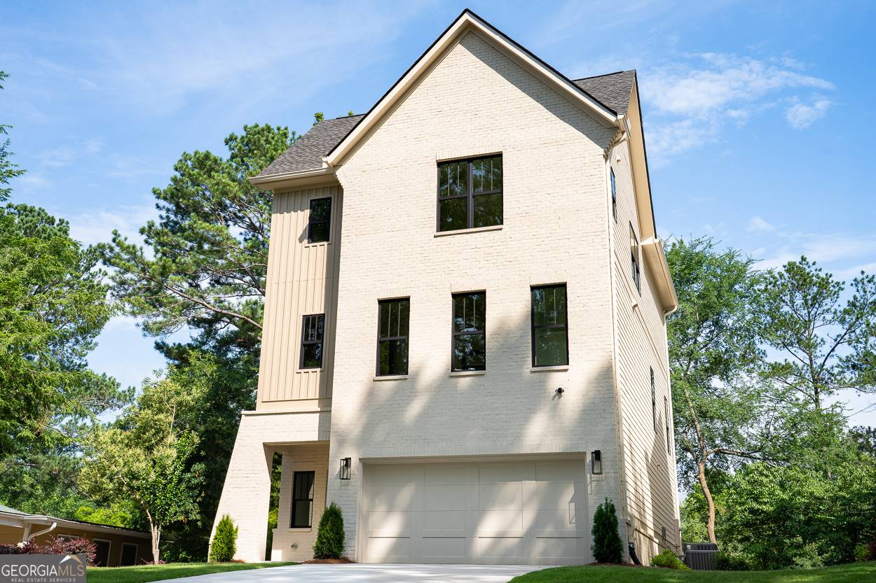 Brookhaven, GA 30319,2745 S Bamby LN NE