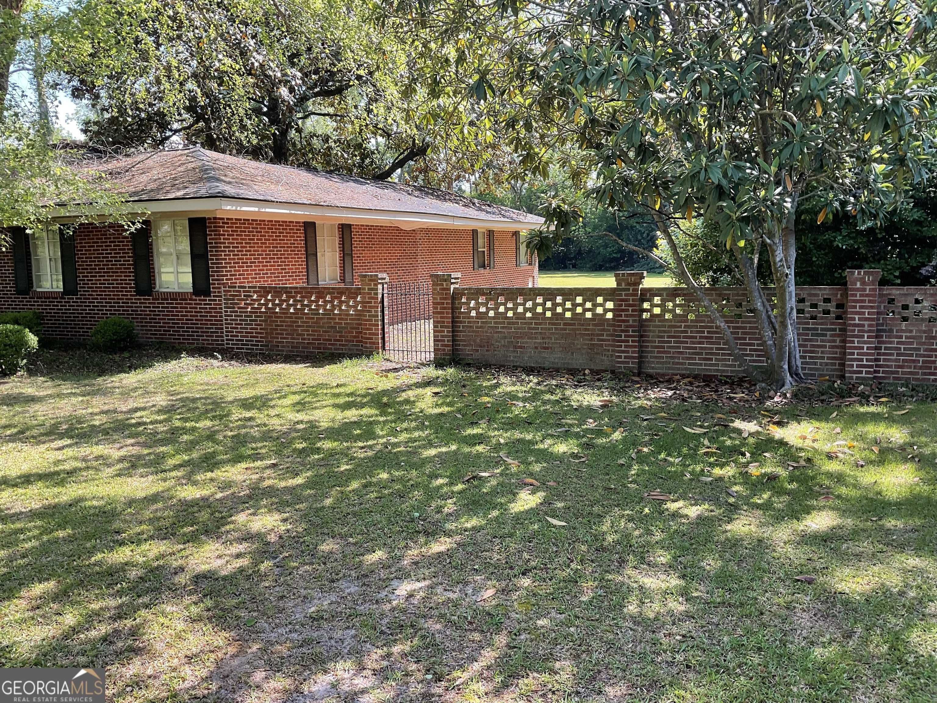 Camilla, GA 31730,100 S Macarthur DR