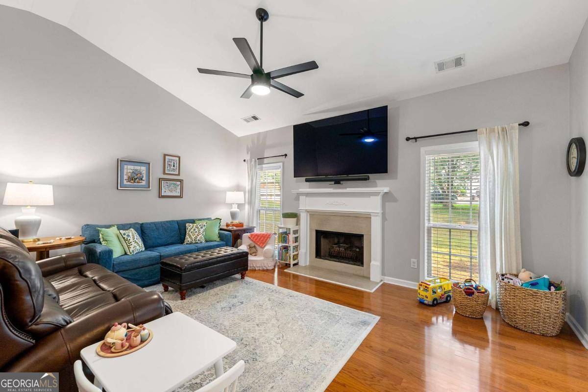 Austell, GA 30106,1612 Silver Oak DR