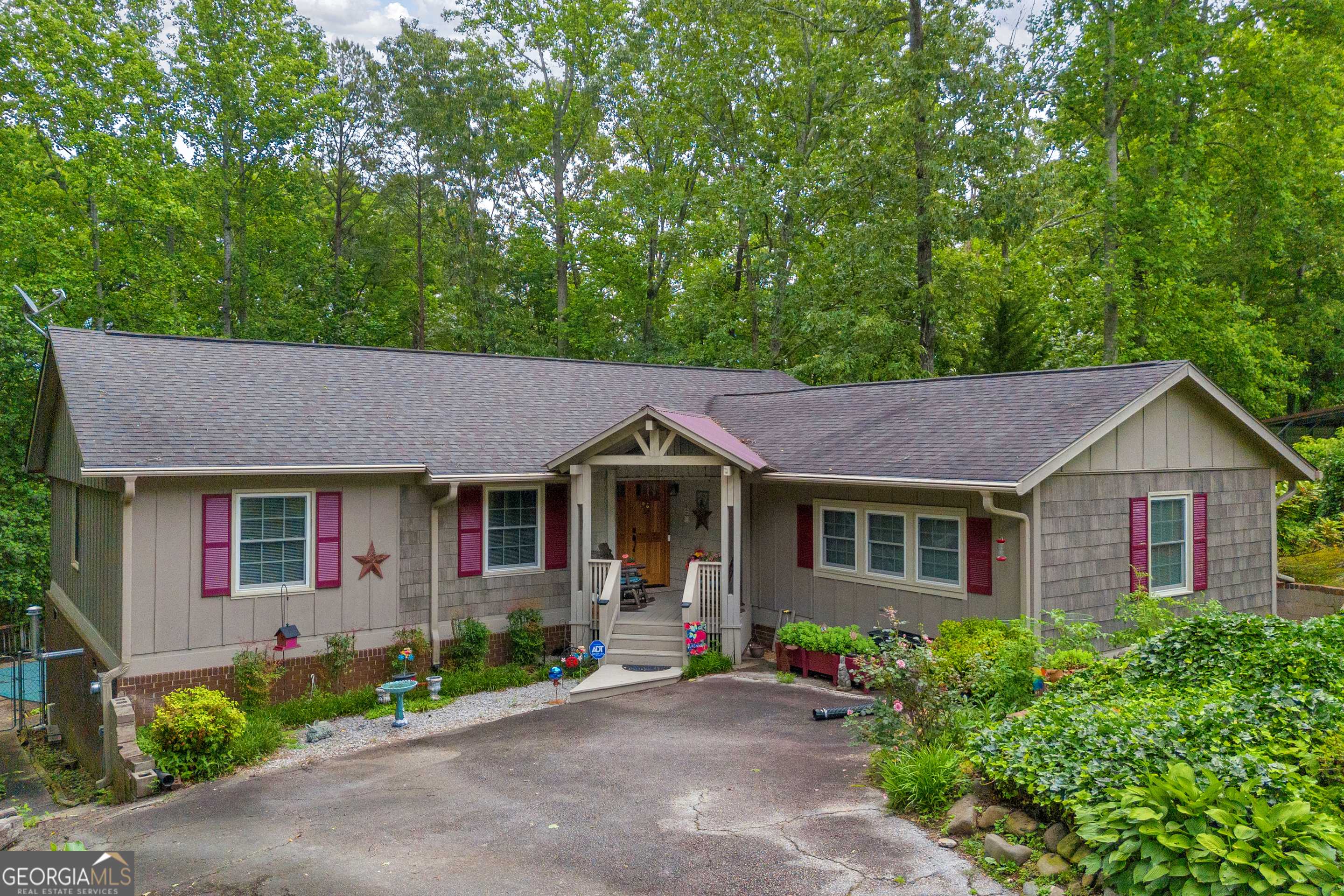 Toccoa, GA 30577,2253 Lake Louise RD